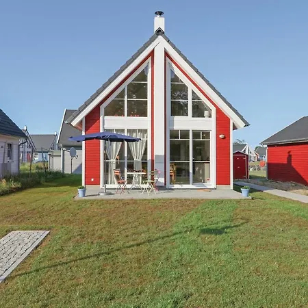 2 Bedroom Awesome In Holiday home